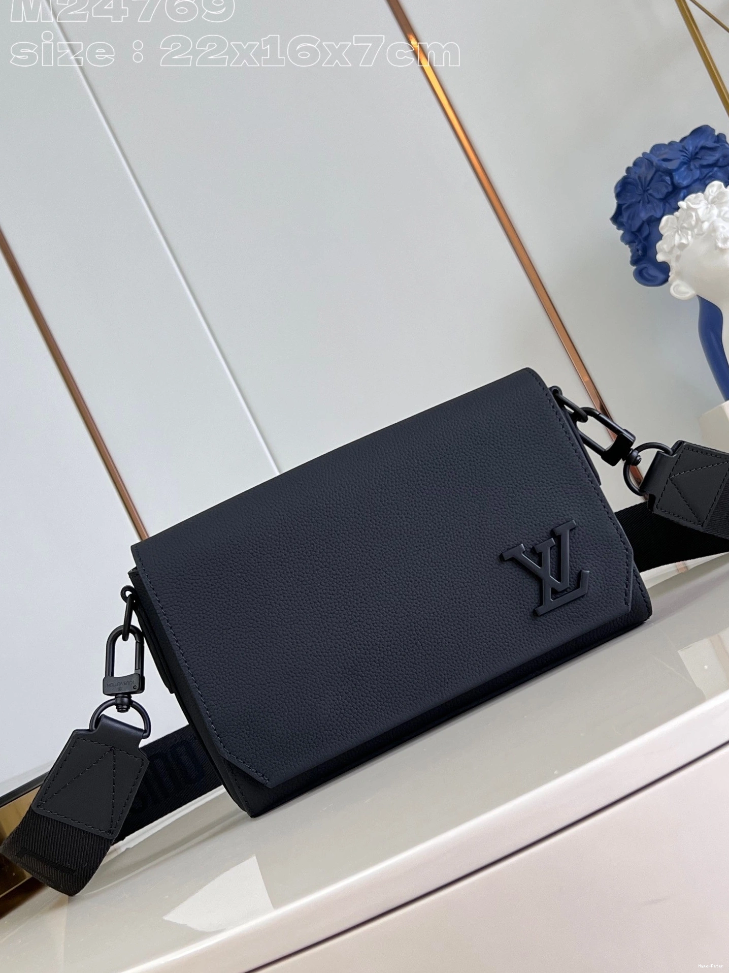 VUITTON Messenger LOUIS Takeoff PM-22*16.5*7CM 0714